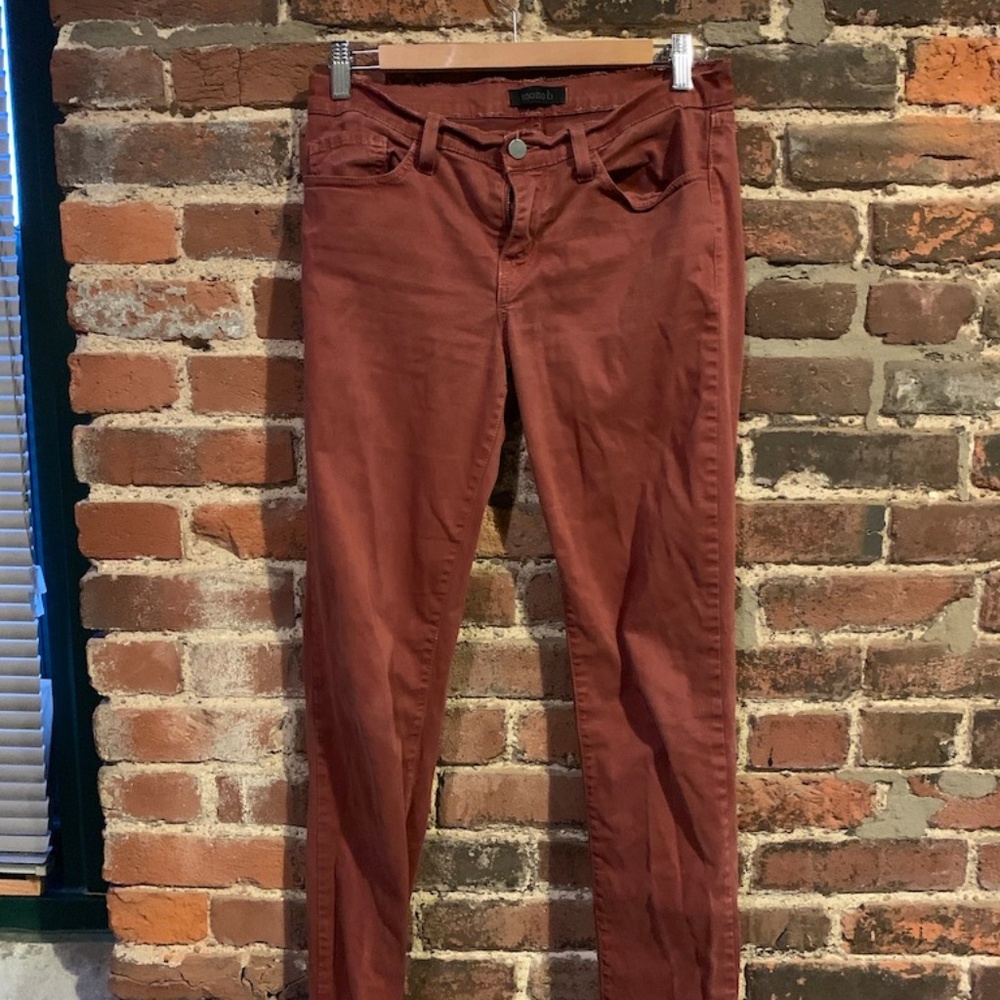Monob Burgundy Pants